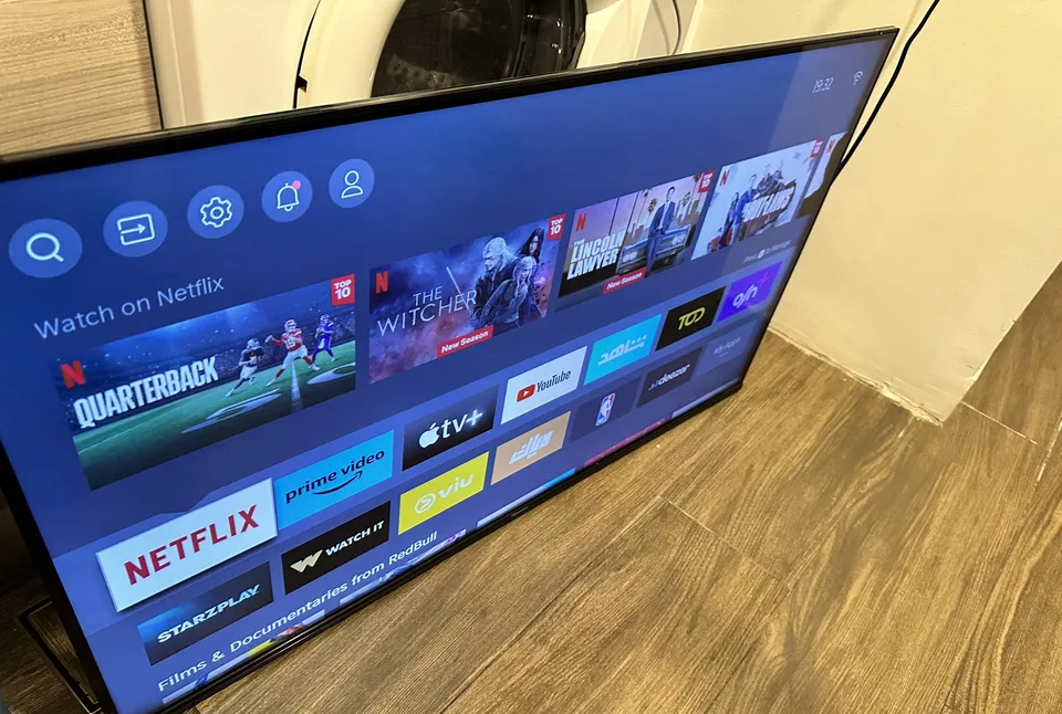 Hisense smart 43 inch TV for sell