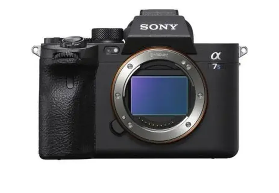Sony Alpha a7S III s + Sony FE 24-70mm f/2.8 GM Lens E-Mount 1 Lens/Full-Frame Format