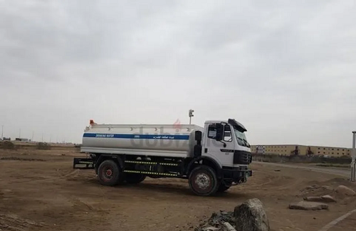 water Tankers Supply in Abu Dhabi All kind water tankers available for swimming pool construction-pic_1