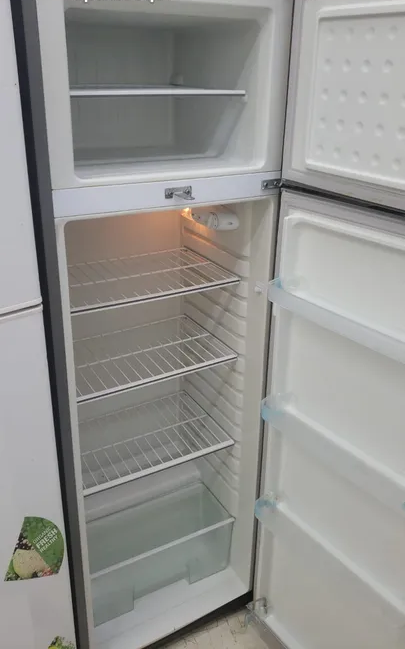 Refrigerator medium-pic_2