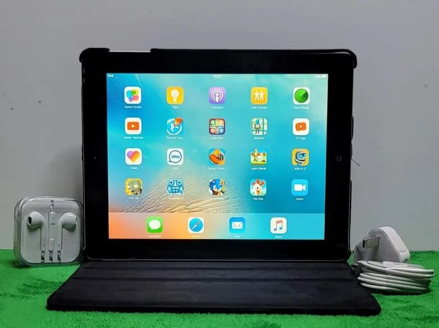iPad 2 16gb with accessories
