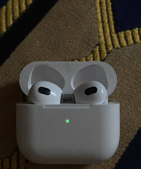 AirPods (3rd generation) + Iphone 11pro - 256 gb - 90% battery-pic_1
