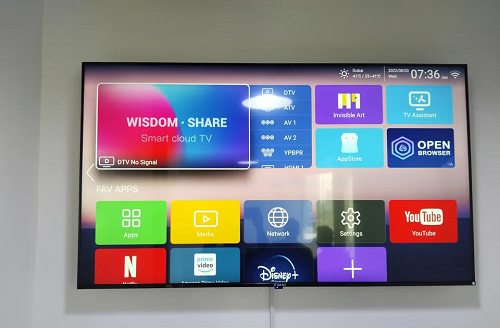 Smart TV 65 inches skill tech new condition