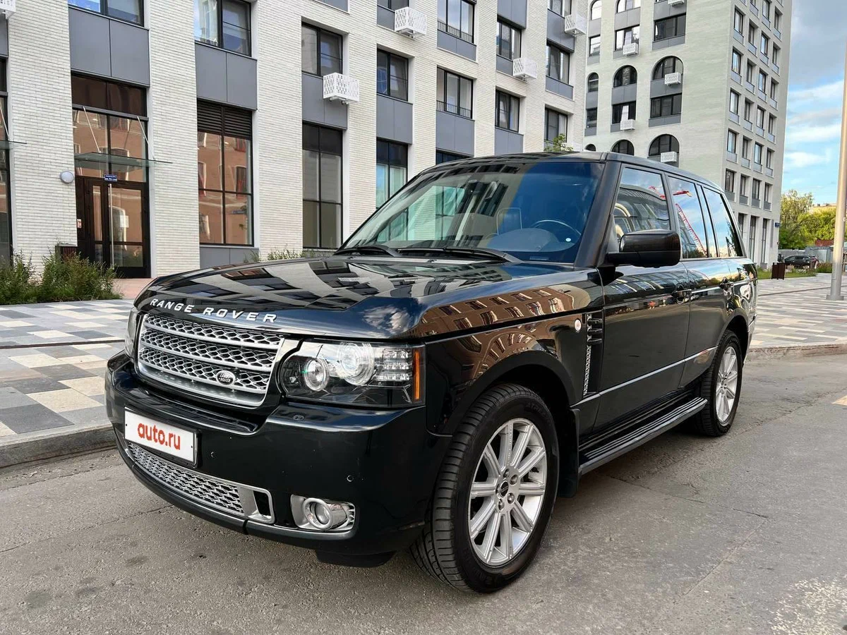 DIRECT OWNER((RANGE ROVER VOGUE HSE V8))GCC SPECS.LOW MILS/200% ACCIDENT AND PAINT FREE/AMAZING LOOK