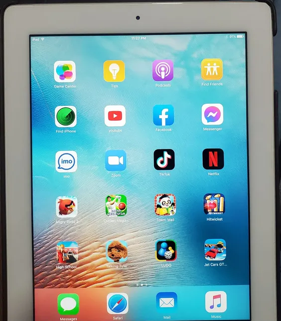Apple iPad 3rd Generation 32GB Cellular 4G Sim Supported