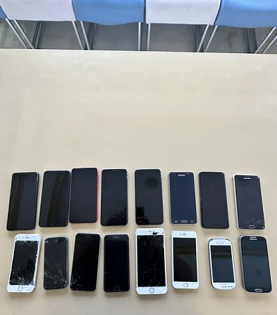 16 Phones & 59 Watches for sale-image