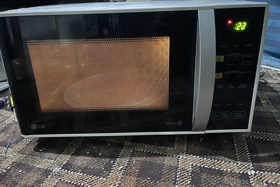 Used microwave FREE DELIVERY-pic_2