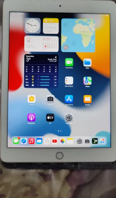 iPad 9.7 pro. details in the description