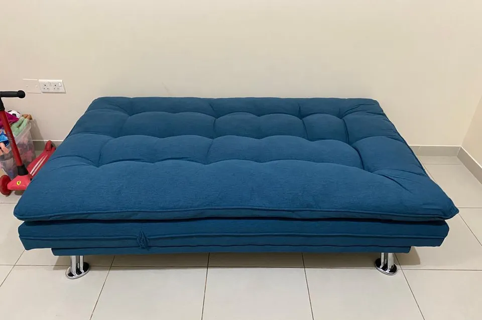 I'm Selling Brand New Sofa'cumbed-pic_2