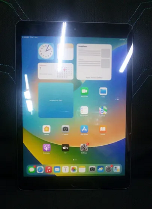 iPad 7 32 GB good condition and good price-image