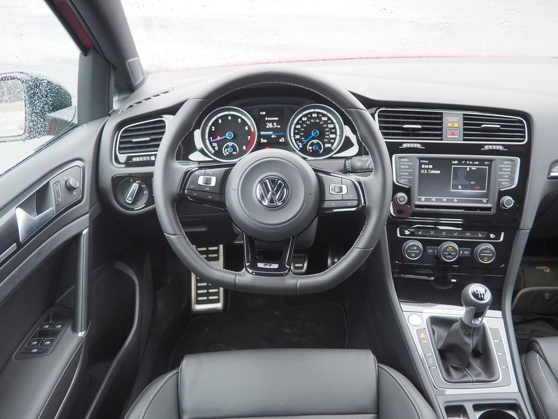 2017 Volkswagen Golf R-image