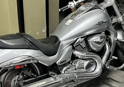 Suzuki boulevard 1800 cc Silver retro