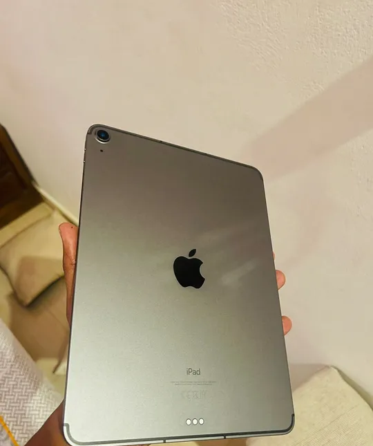 apple ipad Air ( 10.9 inch )