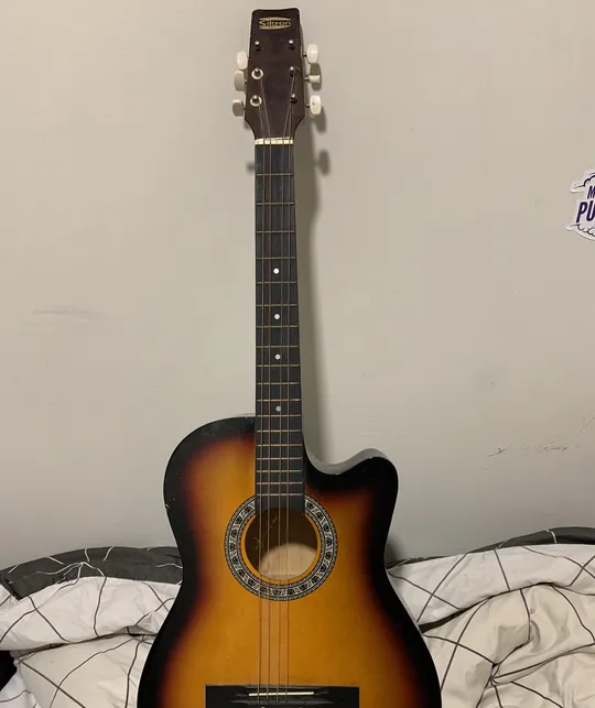Guitar in Good Condition-pic_1