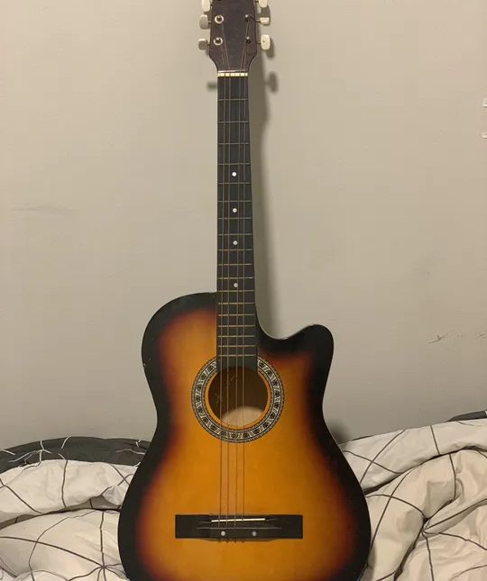 Guitar in Good Condition-pic_2