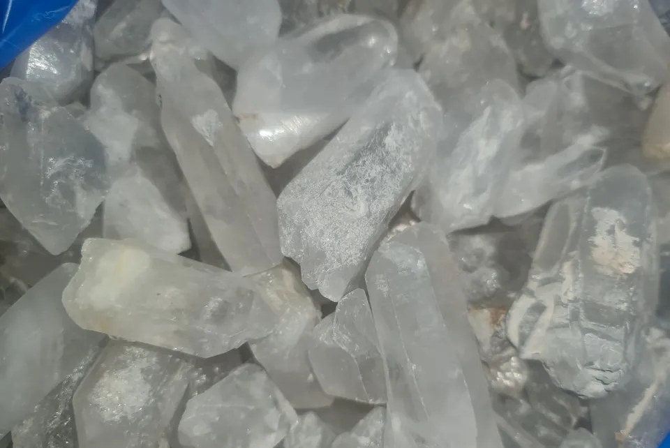 Quartz Crystals Stones (Silicon Dioxide SiO2)-pic_2