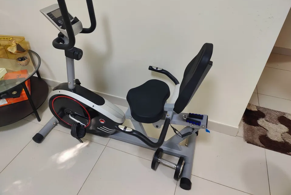 BODYCOACH Seat Exercise Bike with Backrest Adjustable Seat Flywheel Mass Approx. 9 kg Computer Pulse-pic_1
