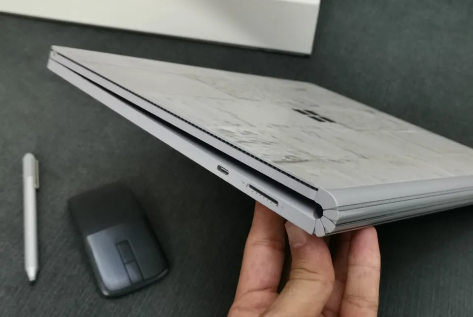 Surface Book 2 (15 inch) 6gb NVIDIA GPU - Complete Package-pic_3