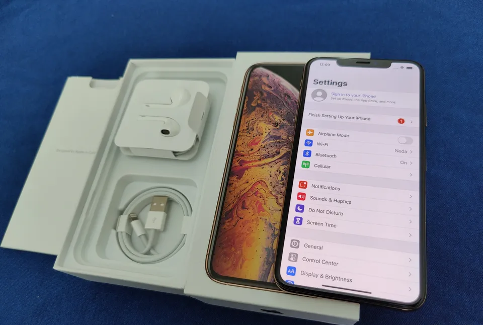 Apple Iphone XS Max 512GB Gold Colour
