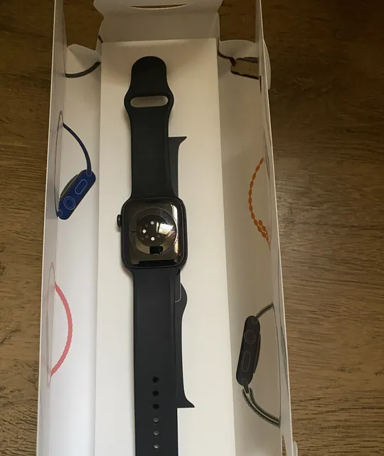 Apple Watch series 6 44MM GPS Cellular (New used only few times)-pic_1