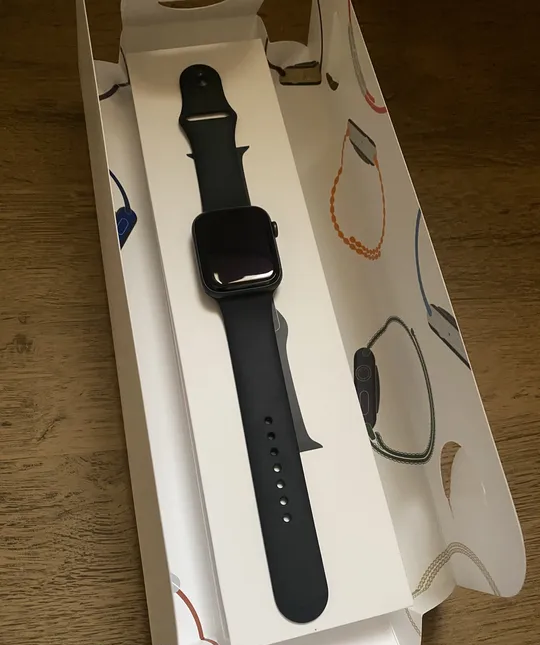 Apple Watch series 6 44MM GPS Cellular (New used only few times)-pic_2