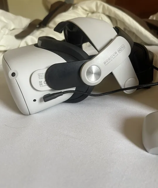 Oculus quest 2 with charger strip&bag-pic_2