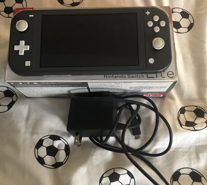 Nintendo switch lite(free games+128 gb of storage included)