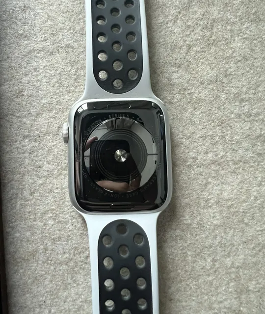 Apple Watch Nike Series 5 44MM Silver color-pic_3