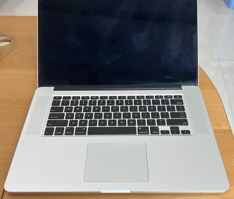 MacBook Pro 15 in - 2.5 GHz Intel Core i7