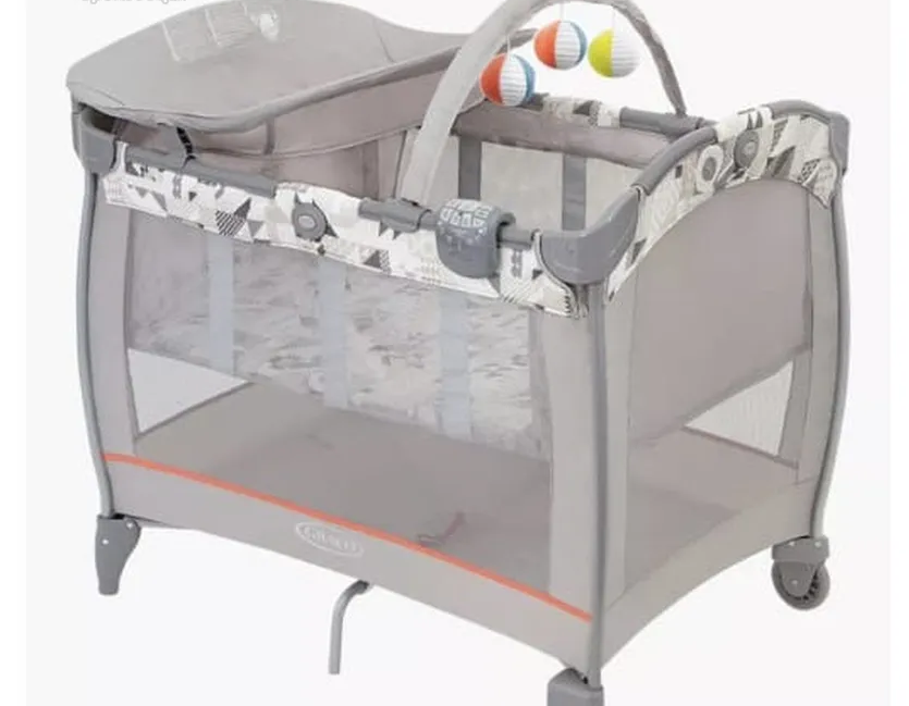 Traveling baby cot (New)-image
