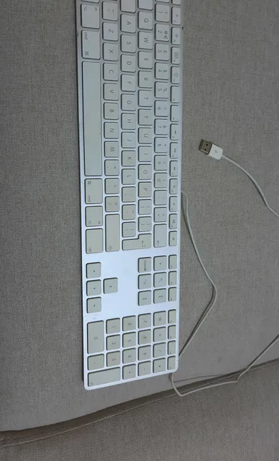 Apple original keyboard - Slim-pic_2