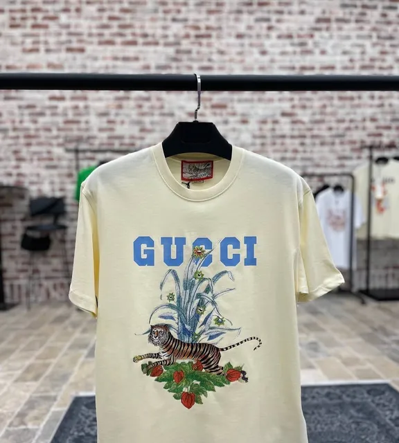 High Quality Gucci Men's Shirt - Large (AED150)