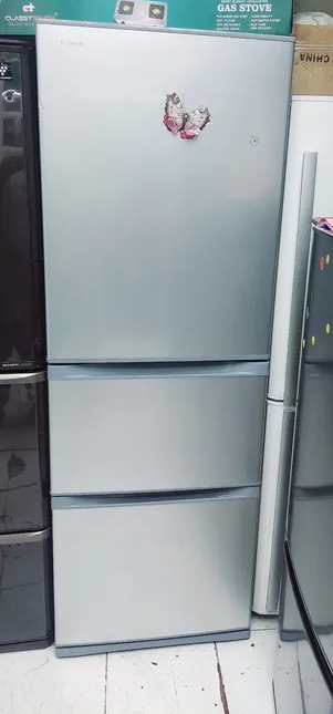 fridge Toshiba 3 door ice maker system excellent condition