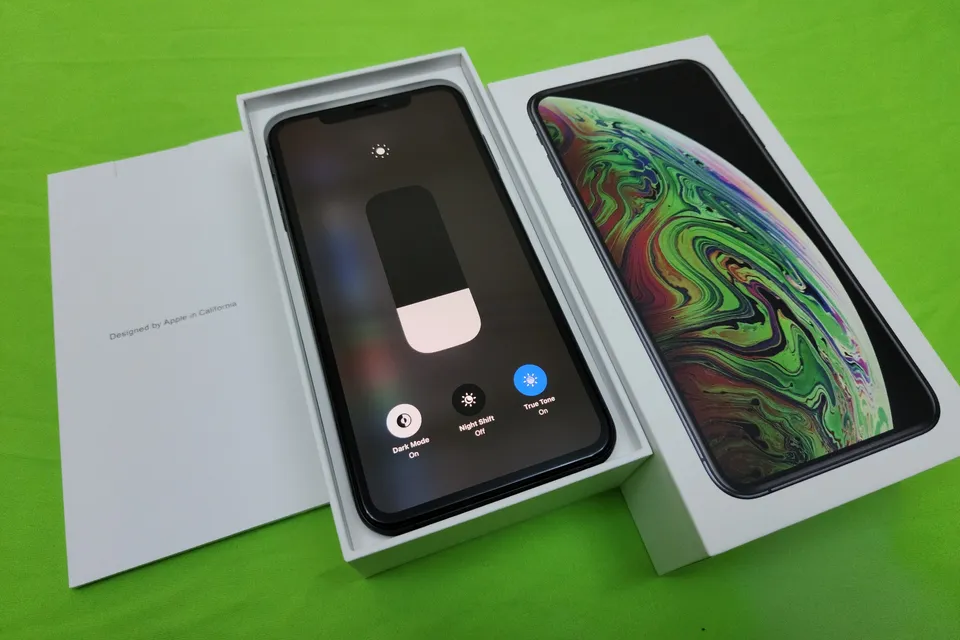 Apple Iphone XS 256GB Gray Color-pic_3
