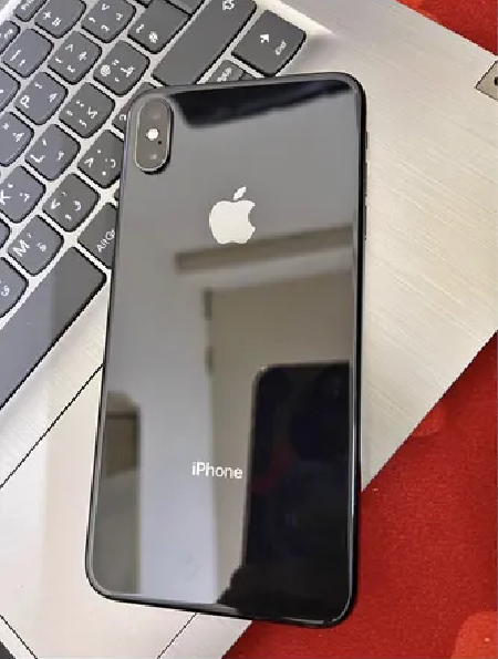 Selling iPhone XS max64 gb good condition no open no repair whattsup me only-pic_2