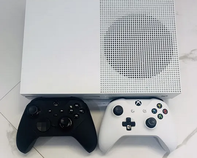 Xbox one s 500 gb with 2 controllers 18 games-pic_2