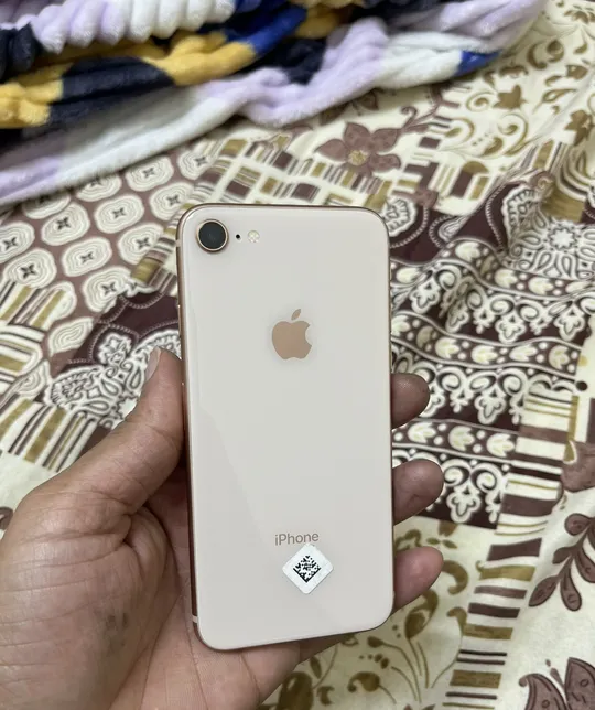 iPhone 8 Neat clean Original like brand new 450 with charger-pic_2