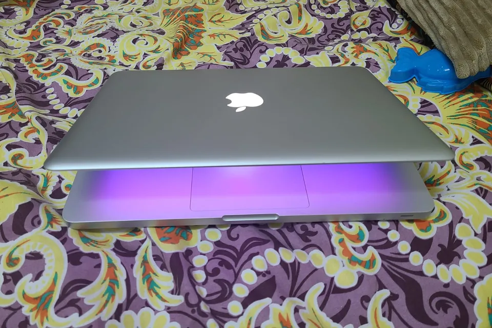 Macbook pro personal use Cor i 5 Ram 8 HDD 500