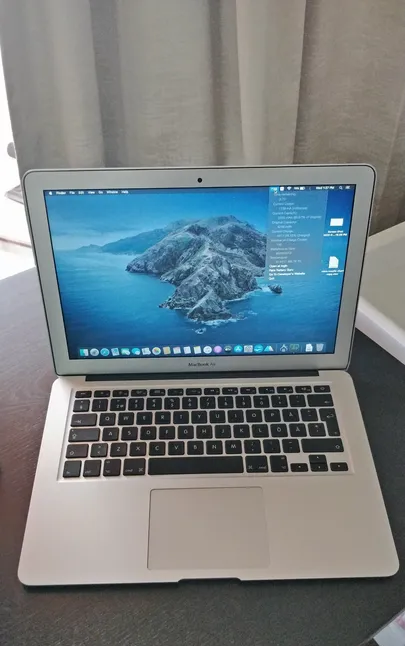 MacBook Air mid 2012 with apple mouse in good condition with only 154 battery charge cycles-image