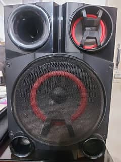 Amplifier and speakers LG