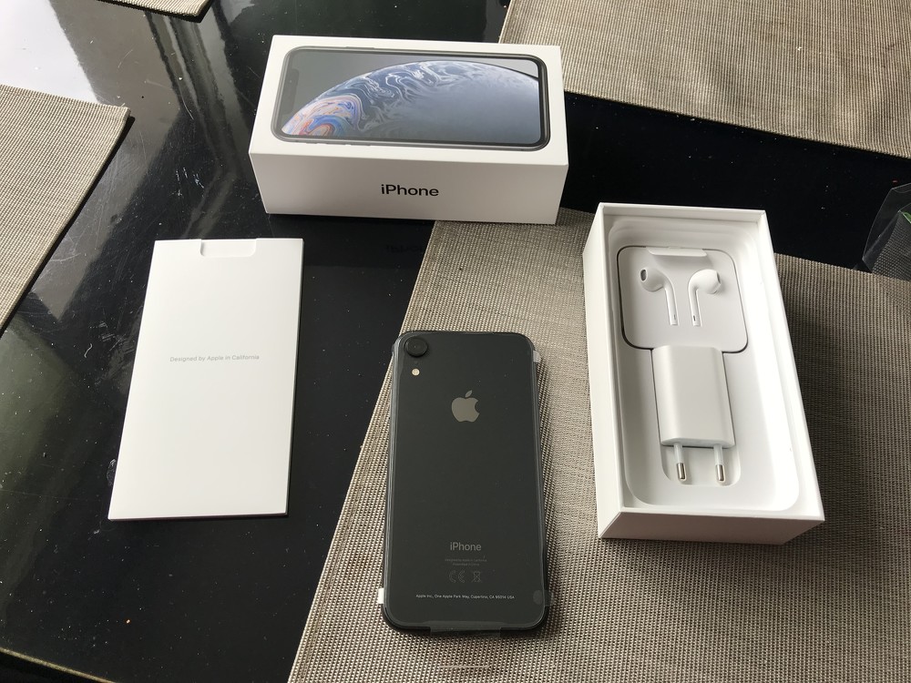 Iphone XR 128GB Black with Box Accessories