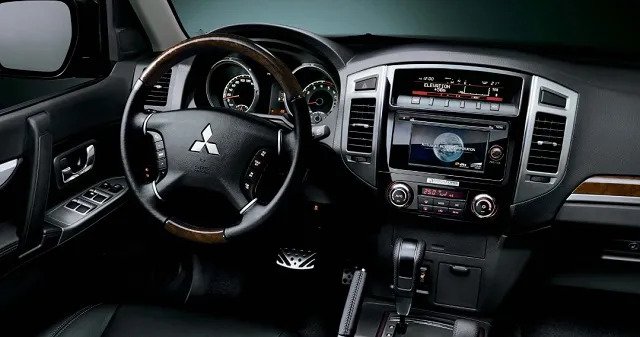 Mitsubishi pejaro 2019 3.5L GCC
