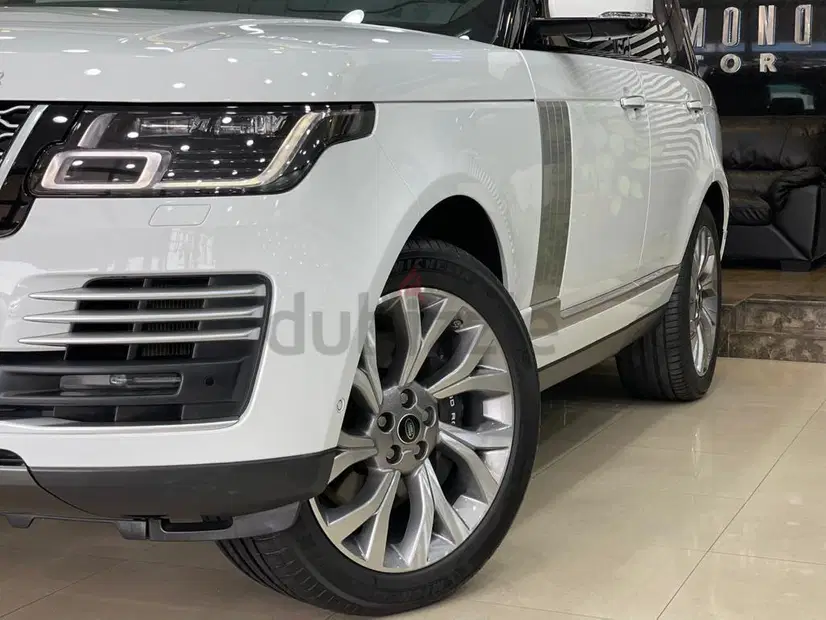 Range Rover Vogue SE Supercharged GCC Under Warran-image
