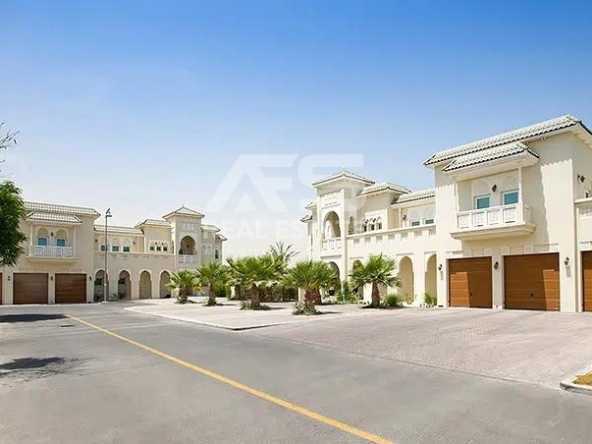 Emirates Hills | Exclusive Luxury Villa | Pool | Breath-taking Views-pic_1