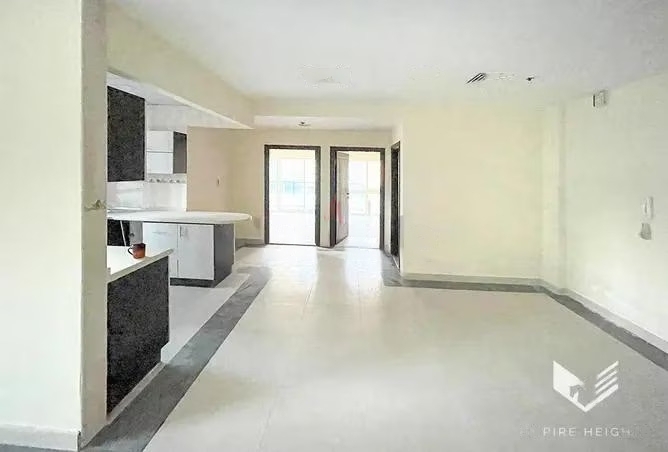 Spacious two bedroom flat with extra large balcony.-pic_2