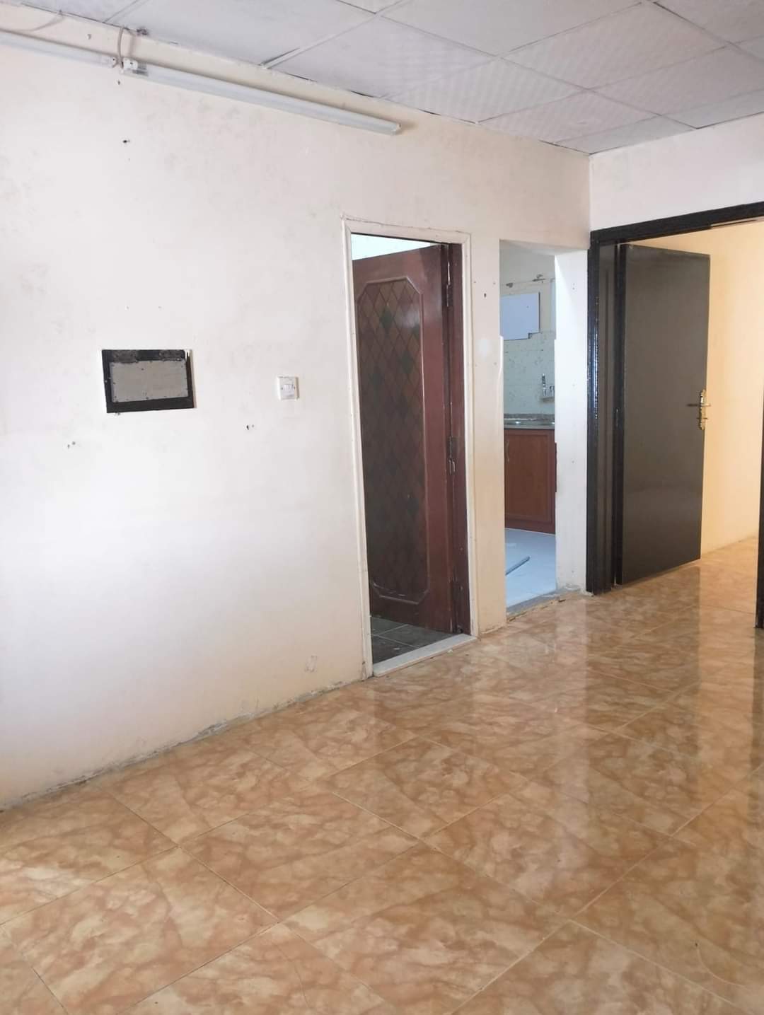 Apartment For rent in Al Khabisi-pic_2