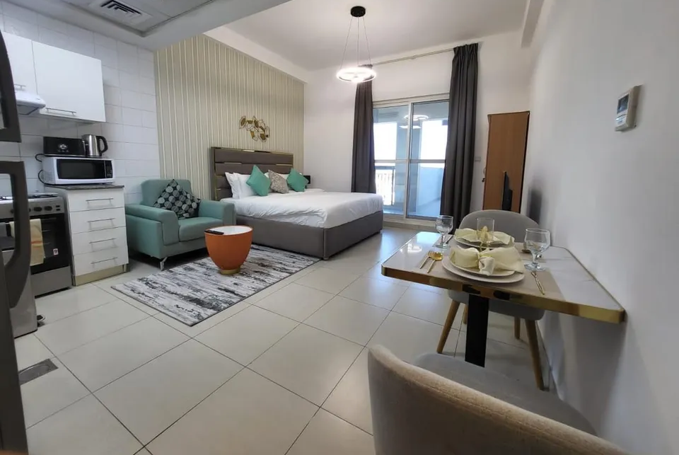 450ft Studio Apartments for Rent in Dubai Ras Al Khor-pic_2