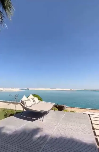 800ft Studio Apartments for Sale in Dubai The World Islands-pic_1