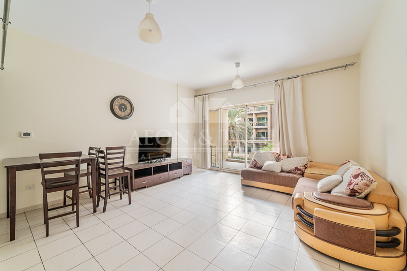 Spacious 1 Bedroom with Balcony | Furnished