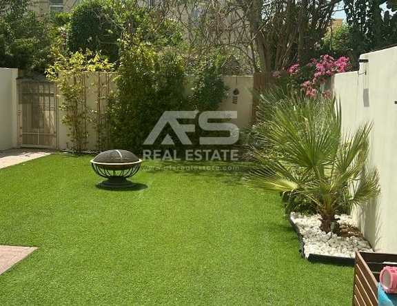 Bright & Spacious Villa | Landscaped Garden | 2 Bed + Study | Near Park and Pool